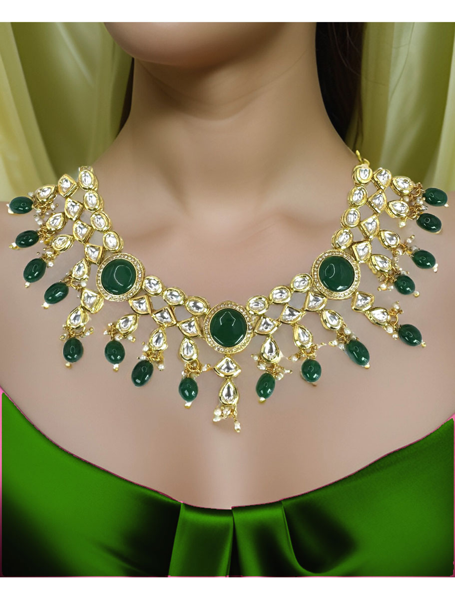 Premium Kundan and Monalisa choker in Green