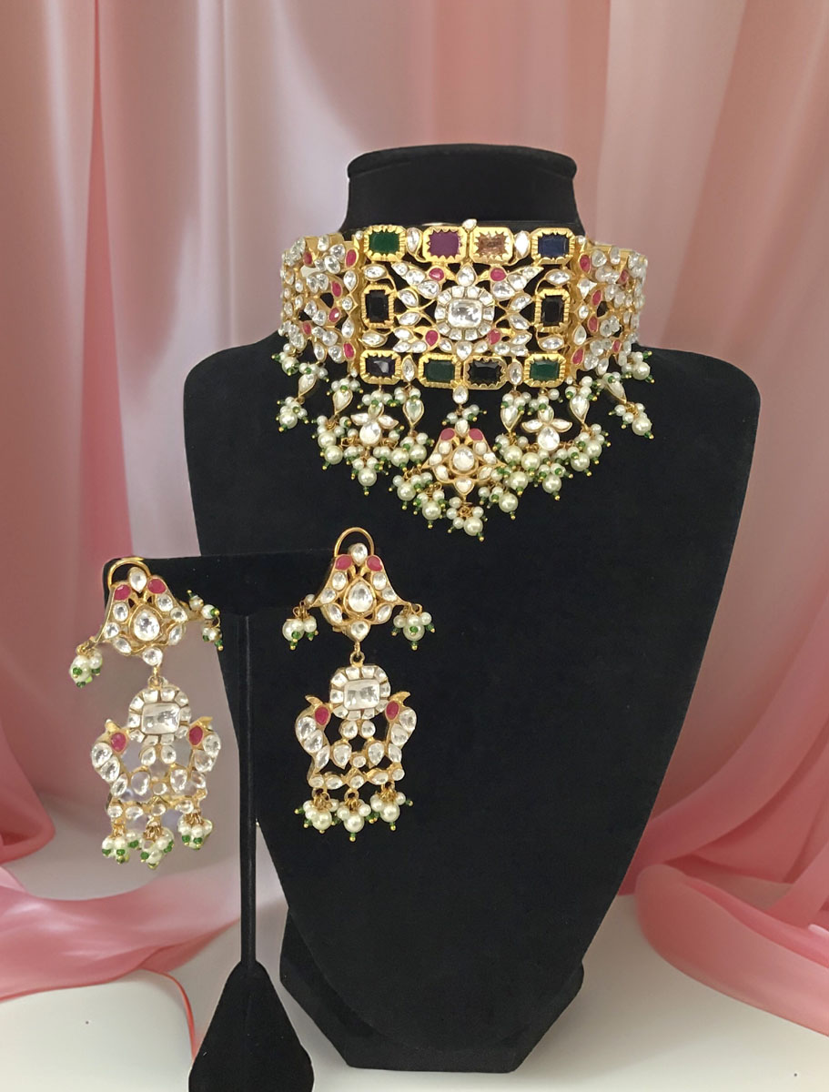 Stylish Pachi Kundan Choker Set