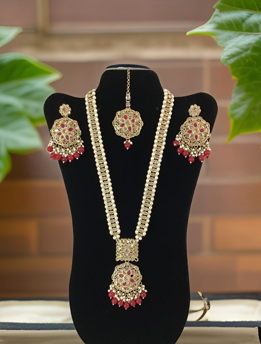 Kundan Long necklace set with maangtika