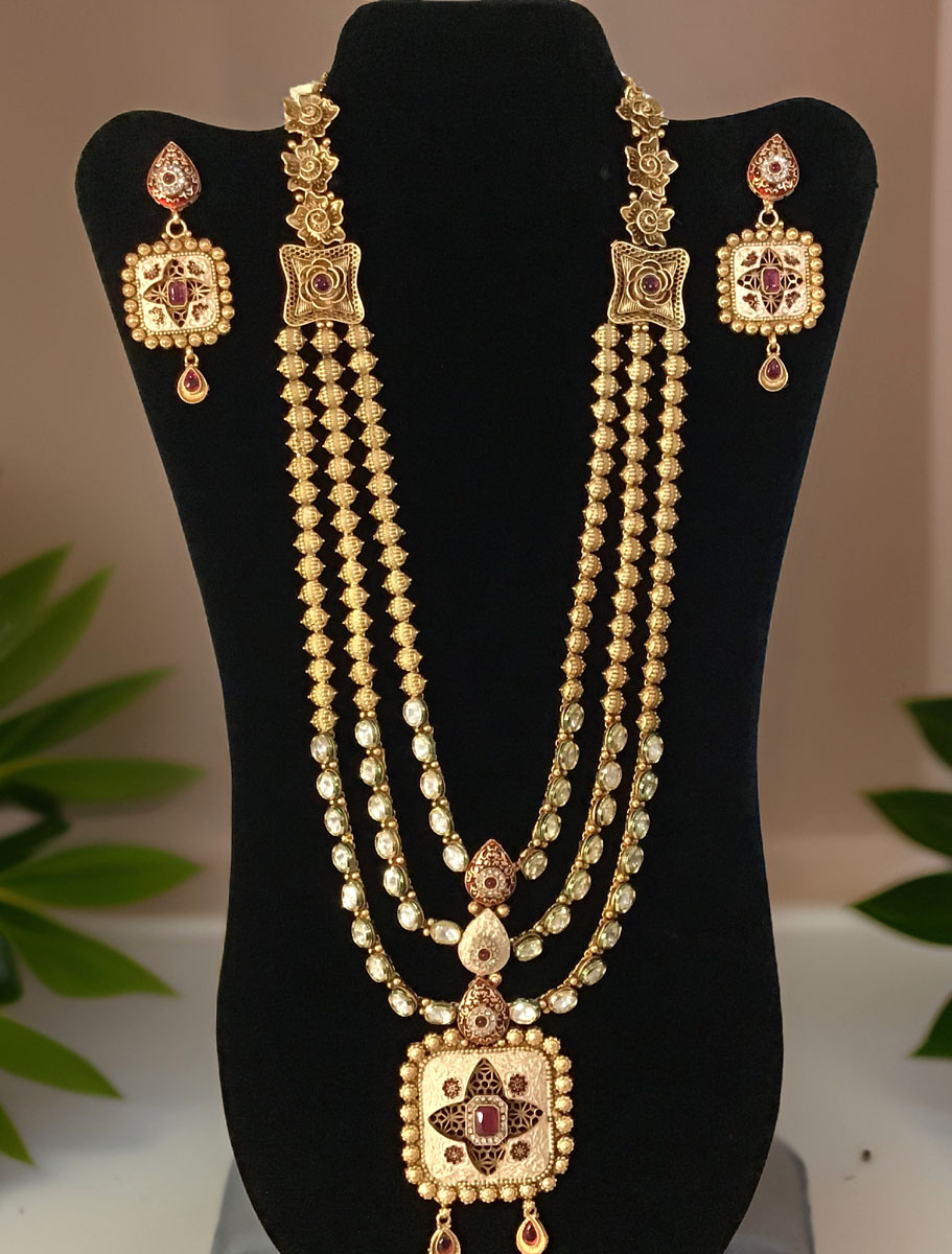 Traditional Rajwadi Kundan Long Rani Haar with earrings