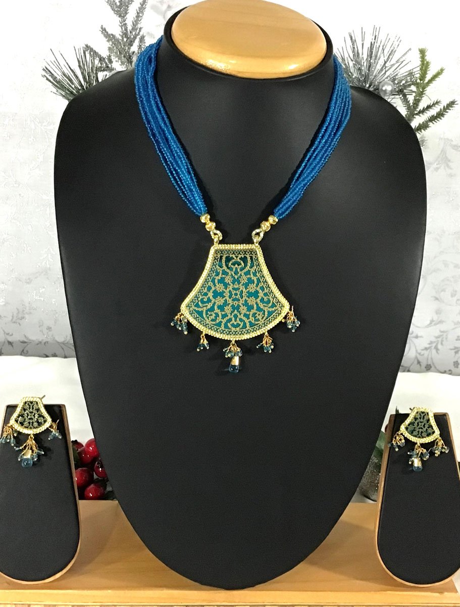 Vintage Handcrafted Thewa Pendant Set