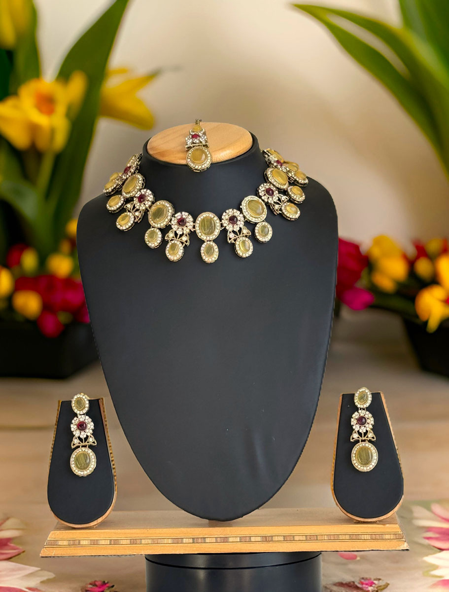 Premium Quality Monalisa Kundan Necklace Set