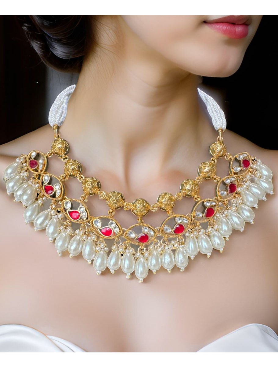 Elegant Pachi Kundan Choker Set