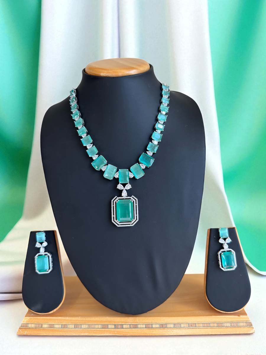 Stunning Glass Cut Designer Necklace Set