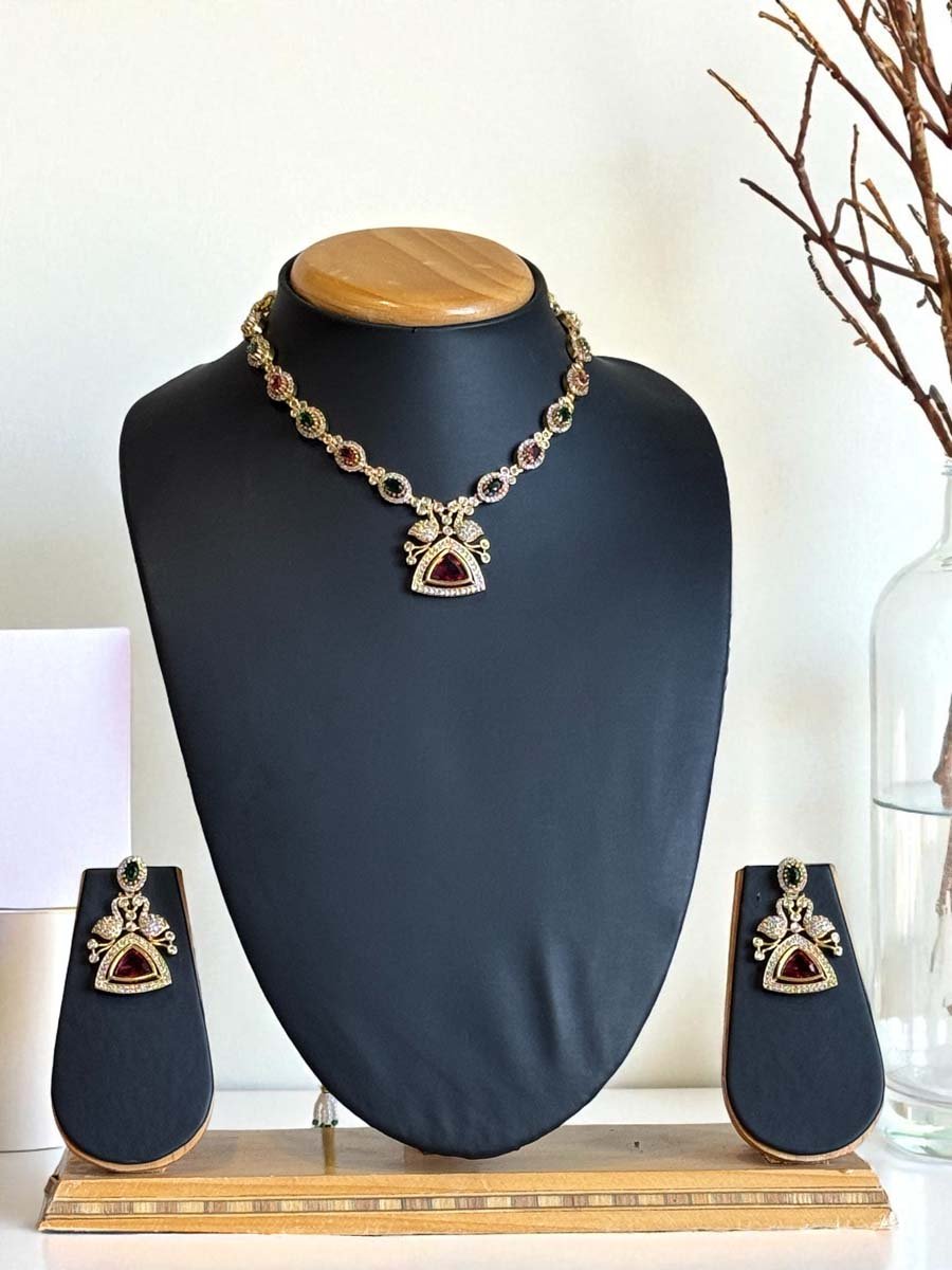 Delicate Kemp Stones Pendant set