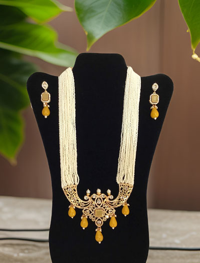 Carved Pachi Kundan Necklace Set