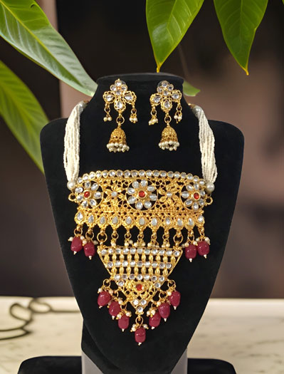 Gold finish Kundan Choker Set with Maroon beads