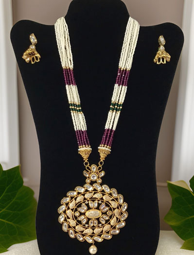 Fine Quality Kundan Pendant Necklace Set