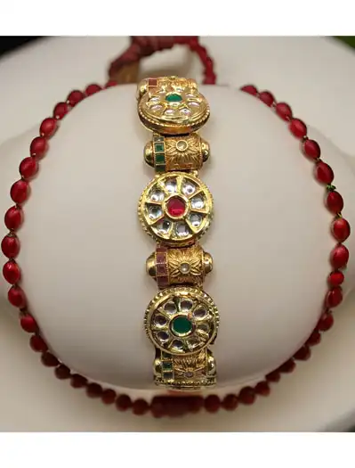 Fancy Kundan Loose Bracelets in Gold polish