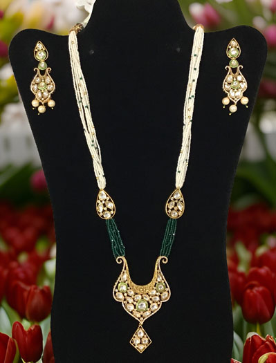 Handcrafted emerald kundan long necklace set