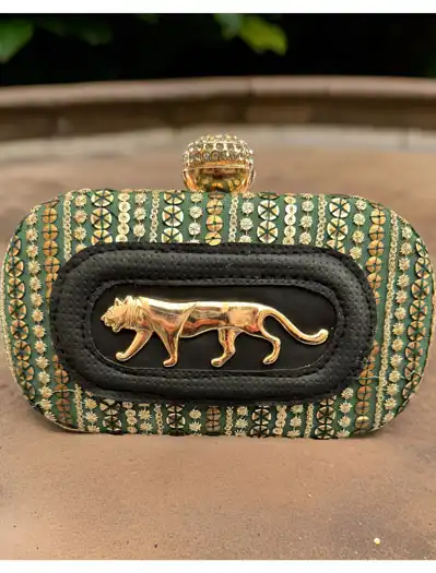 Sabyasachi clutch price sale