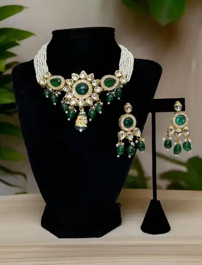 Round Shaped Pendant Emerald Pearl Kundan Choker Set