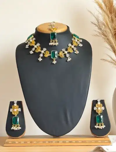 Super Elegant Mother of Pearls Designer Necklace Set