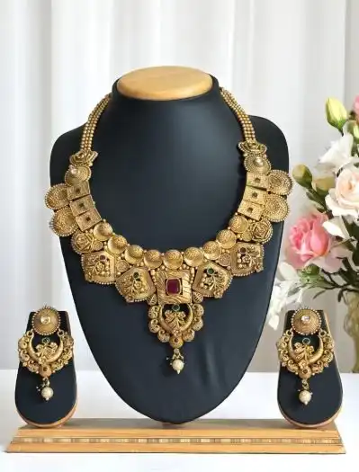 Antique Gold Finish Traditional Necklace Set