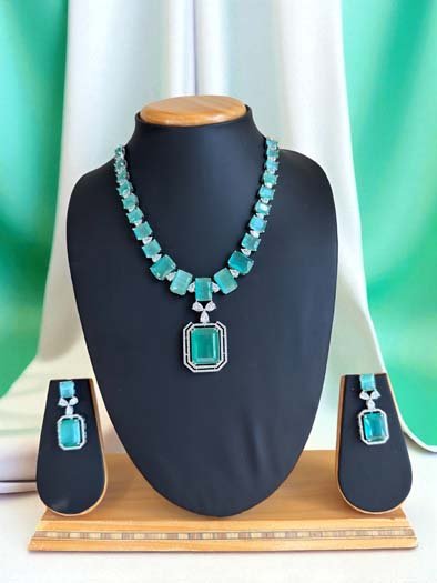 Stunning Glass Cut Designer Necklace Set